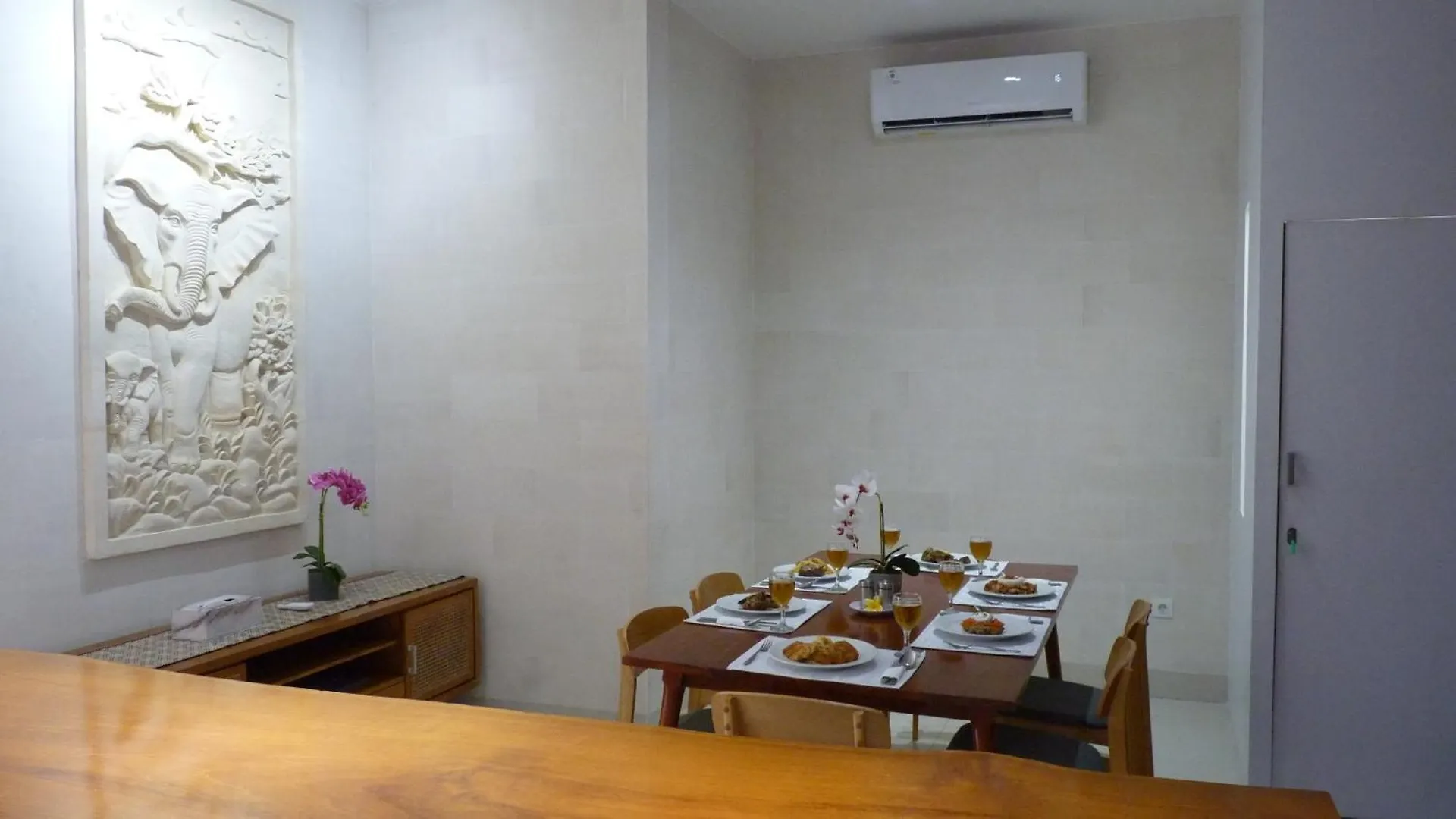 De Luxe Villa Fabian Escape In Seminyak Ινδονησία