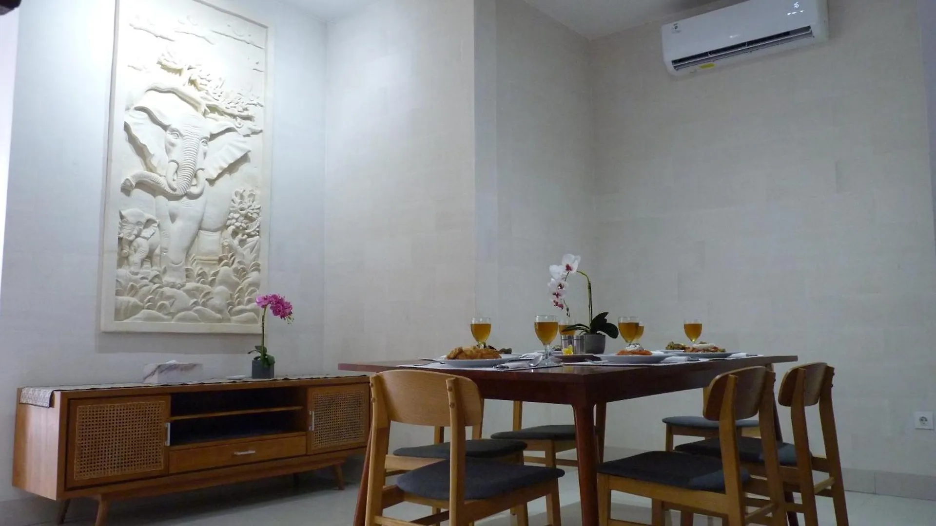 De Luxe Villa Fabian Escape In Seminyak